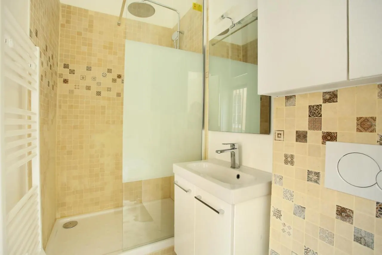Apartment Rent A Room - Studio Bonne Nouvelle Paris