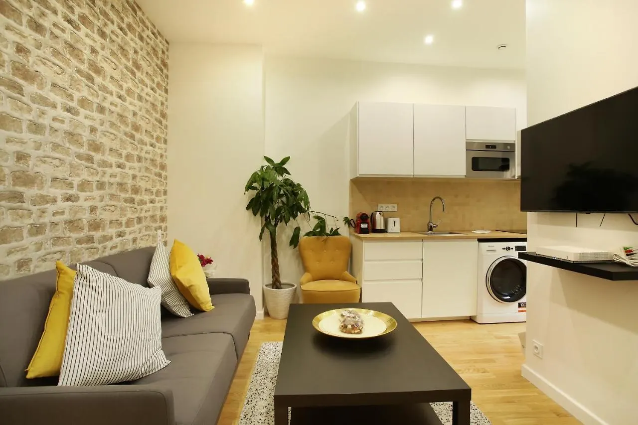 Apartment Rent A Room - Studio Bonne Nouvelle Paris